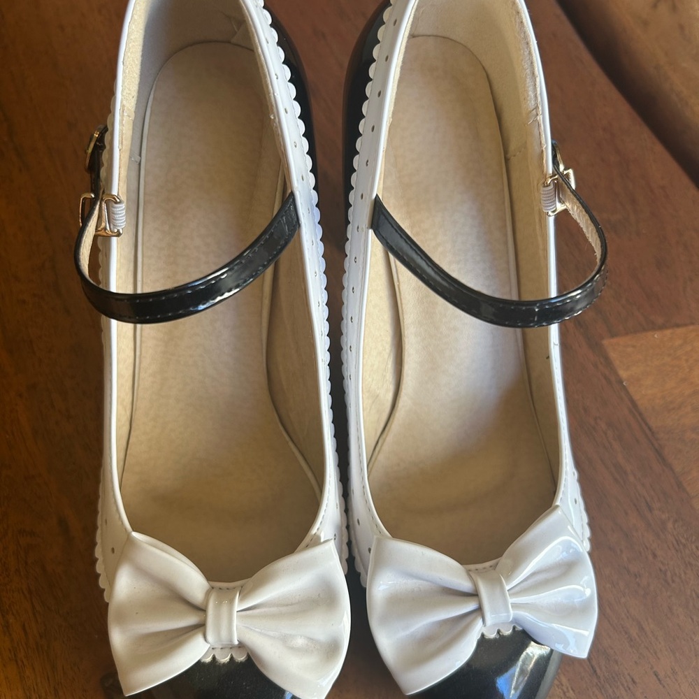 Chic Black and White Bow Heels